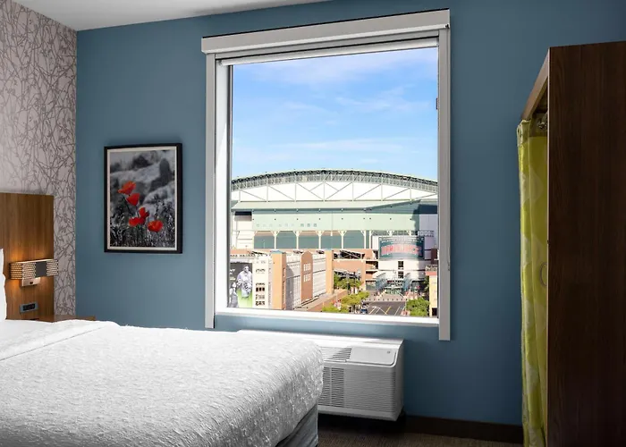 Home2 By Hilton Downtown Hotel 3*