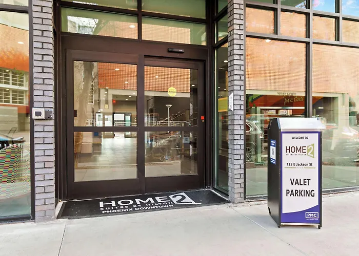 Home2 By Hilton Downtown 3*