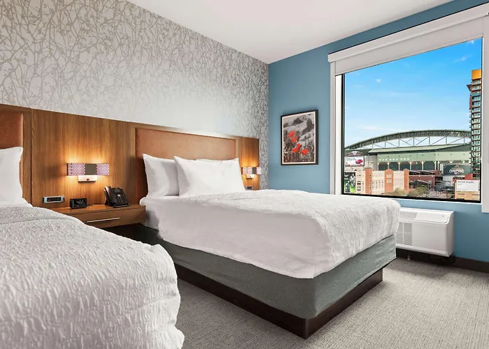 Home2 By Hilton Downtown 3*