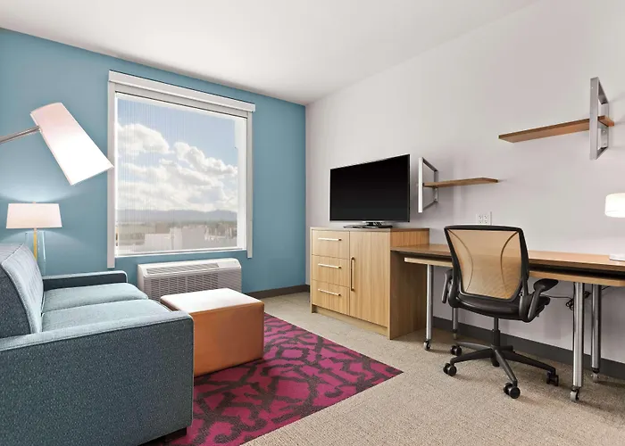 Home2 By Hilton Downtown 3*
