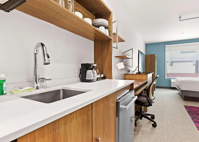 Home2 By Hilton Downtown 3*