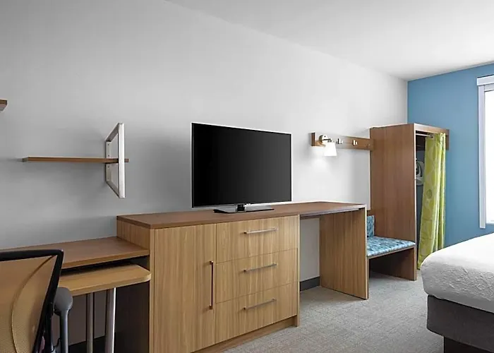 Home2 By Hilton Downtown 3*